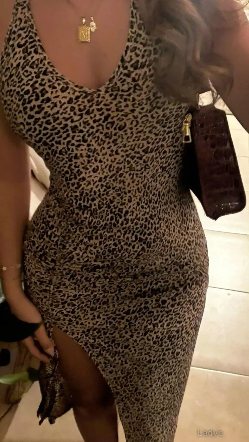 Hannah, 24 years old Cairo escort girl with big tits, height 168 sm, Weight kg