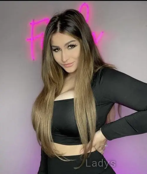 Janet, 25 years old Cairo escort girl with big tits, height 175 sm, Weight 52 kg
