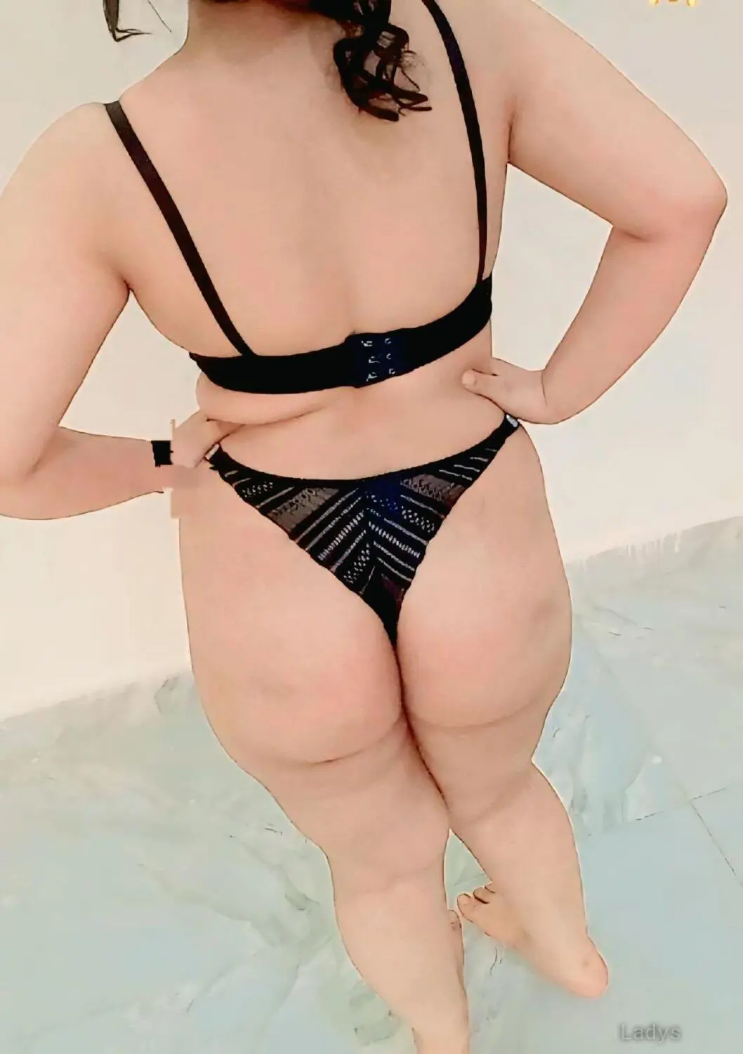 Loly, 22 years old Cairo escort girl with big tits, height 168 sm, Weight  kg