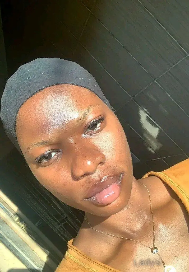 Presh, 21 years old Cairo escort girl with big tits, height sm, Weight kg