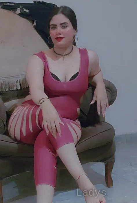 Bosy, 22 years beautiful nude Cairo escorts girl, height 158 sm, Weight 64 kg