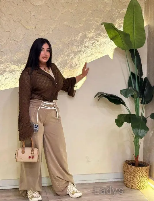 Dahlia, 23 years beautiful nude Cairo escorts girl, height 171 sm, Weight 83 kg