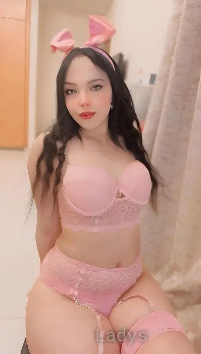 Gomana, 24 years beautiful nude Cairo escorts girl, height 169 sm, Weight 69 kg