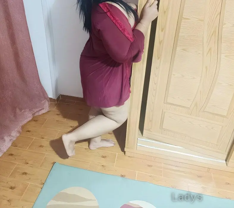 Karma, 27 years beautiful nude Cairo escorts girl, height 170 sm, Weight 75 kg