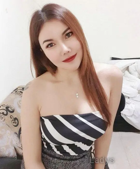 Lanlan, 24 years beautiful nude Cairo escorts girl, height 167 sm, Weight 55 kg
