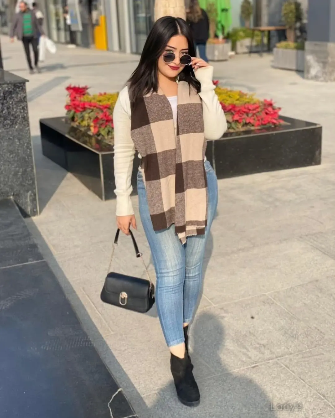 Lanna, 27 years beautiful nude Cairo escorts girl, height 170 sm, Weight  kg