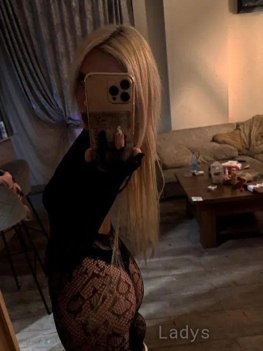 Malena, 22 years beautiful nude Cairo escorts girl, height 168 sm, Weight 50 kg