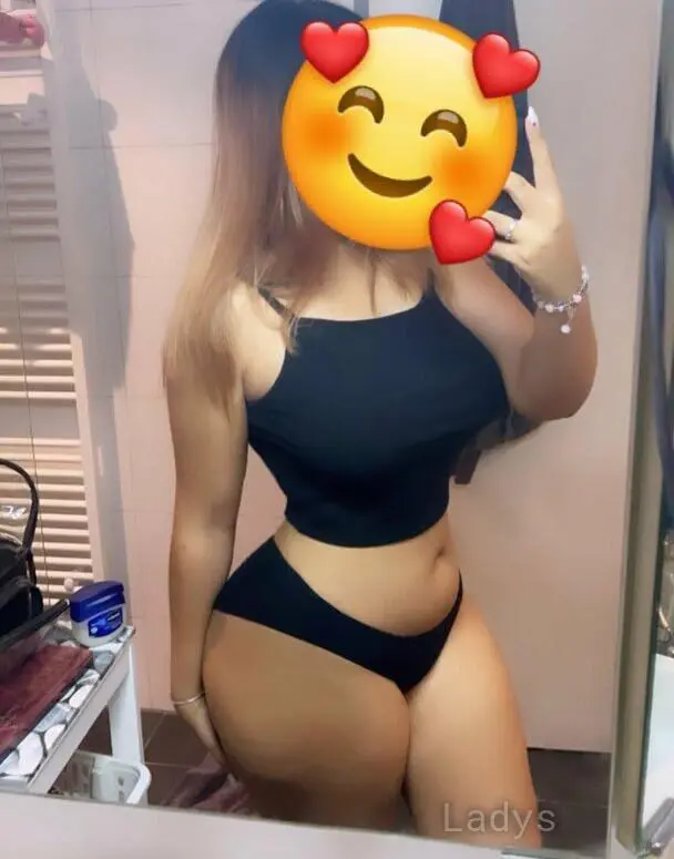 Mariam, 23 years beautiful nude Cairo escorts girl, height 160 sm, Weight kg