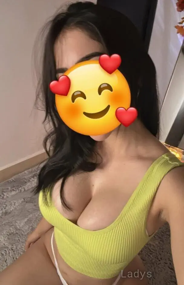 Nora, 23 years beautiful nude Cairo escorts girl, height 170 sm, Weight  kg
