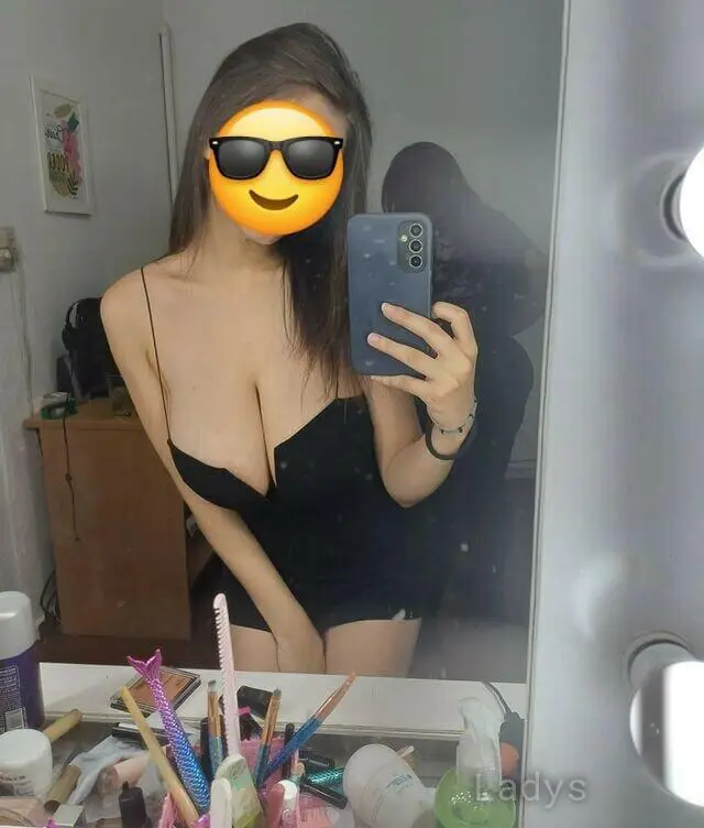 Olivia, 22 years beautiful nude Cairo escorts girl, height 170 sm, Weight kg