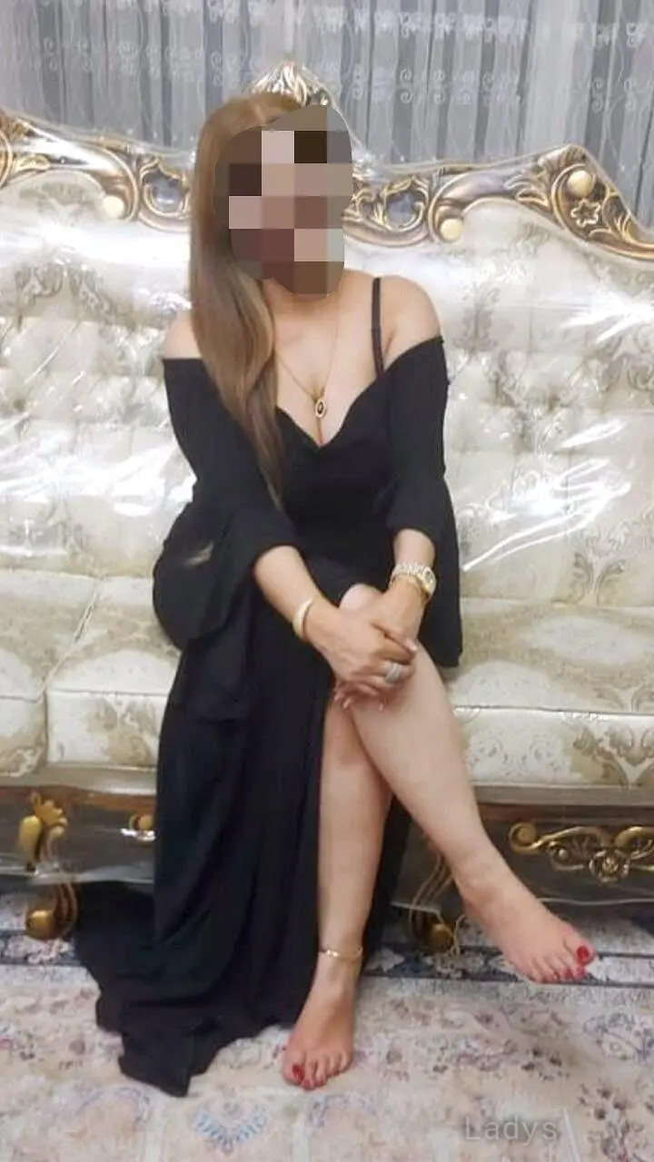 Reem, 35 years beautiful nude Cairo escorts girl, height 175 sm, Weight kg