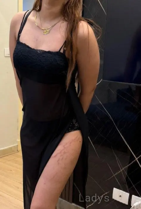 Shara, 20 years beautiful nude Cairo escorts girl, height 160 sm, Weight 60 kg