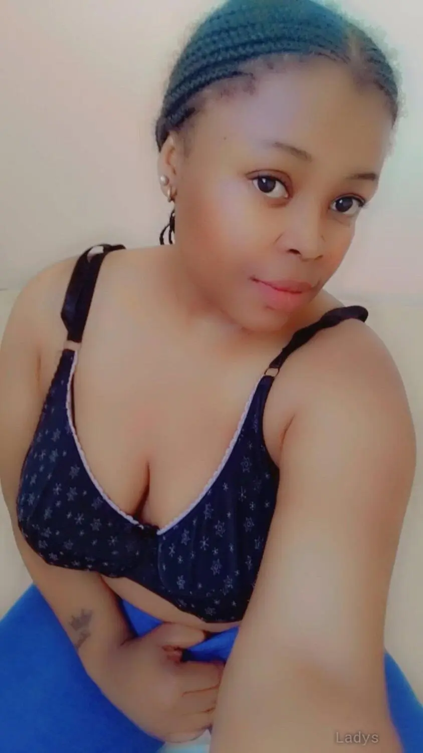 Trish, 25 years beautiful nude Cairo escorts girl, height 157 sm, Weight  kg