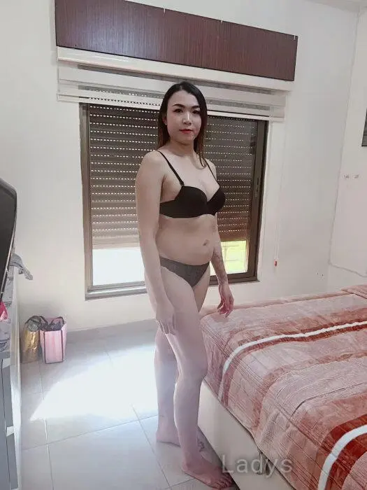 Xiaobu, 23 years beautiful nude Cairo escorts girl, height 167 sm, Weight 54 kg
