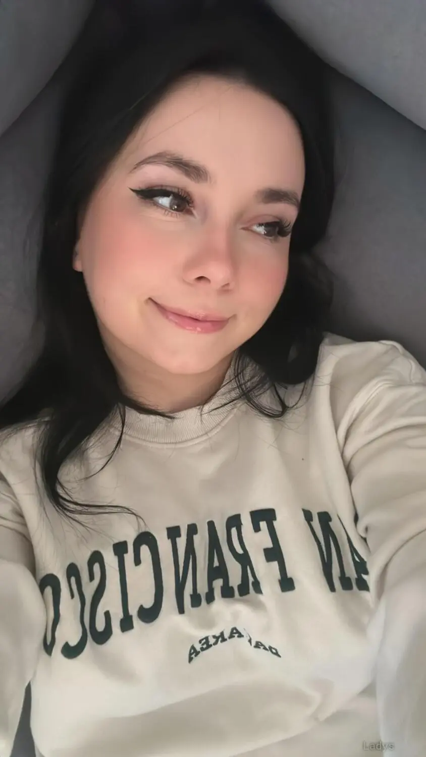 Sofia Meyer, 25 years beautiful nude Calais escorts girl, height 162 sm, Weight 48 kg