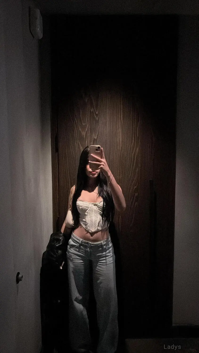 Camila Cruz, 20 years beautiful nude Calgary escorts girl, height 161 sm, Weight 55 kg