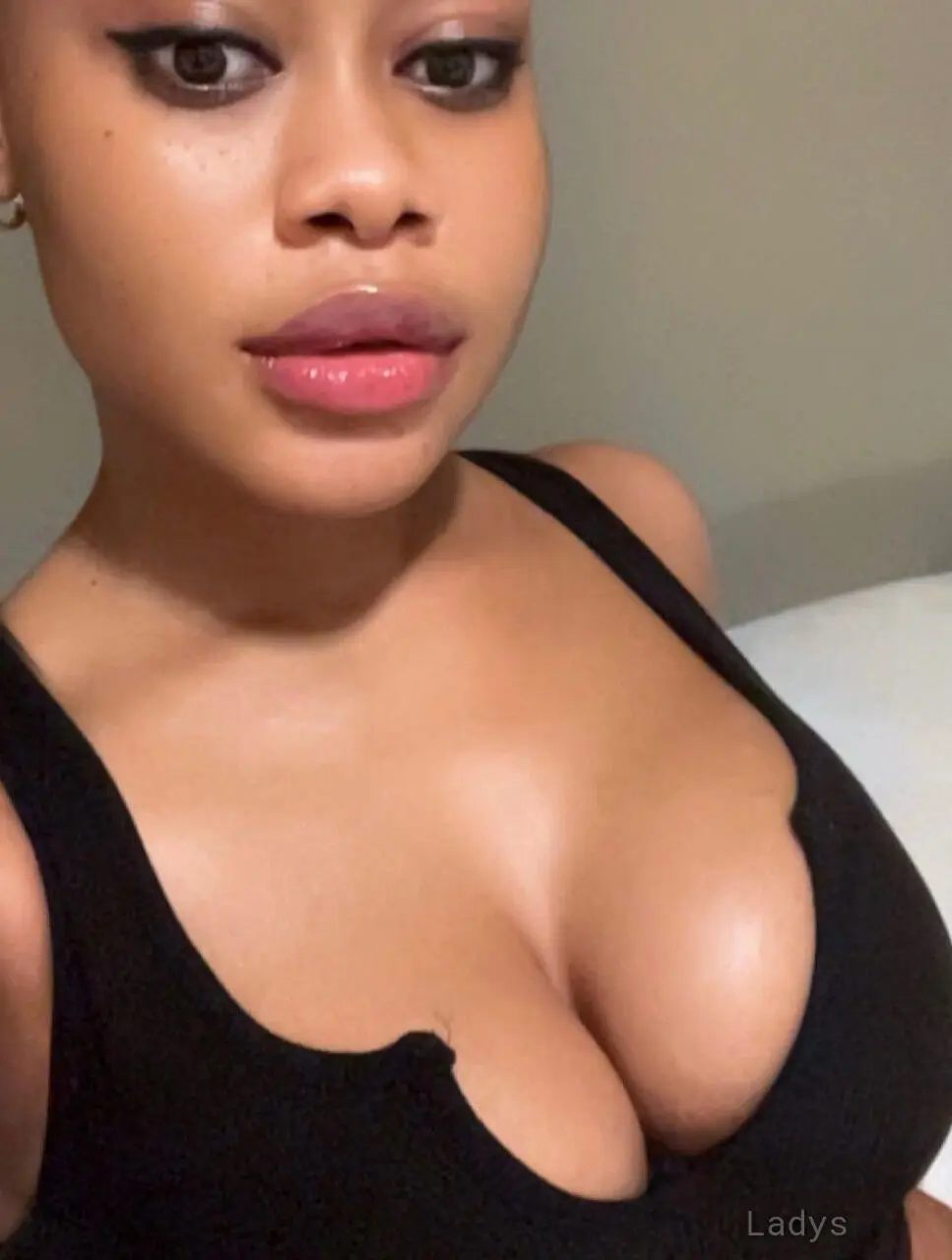 Cherryz, 23 years beautiful nude Calgary escorts girl, height 157 sm, Weight 52 kg