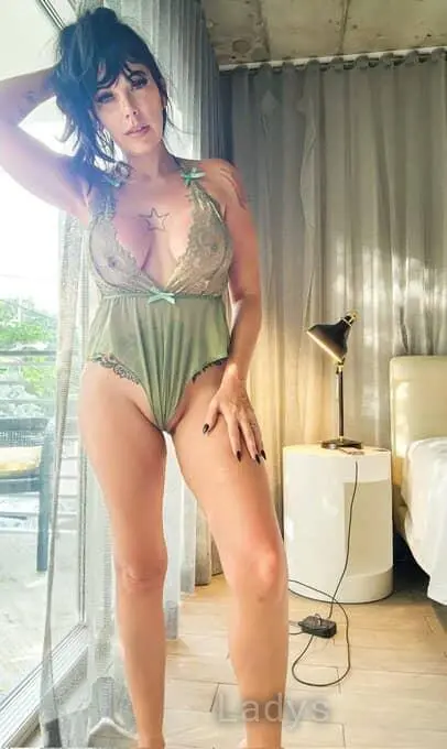 Kekelou, 33 years beautiful nude Calgary escorts girl, height 170 sm, Weight 60 kg