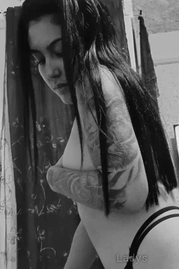 Ashley, 23 years beautiful nude Cancun escorts girl, height 167 sm, Weight 67 kg