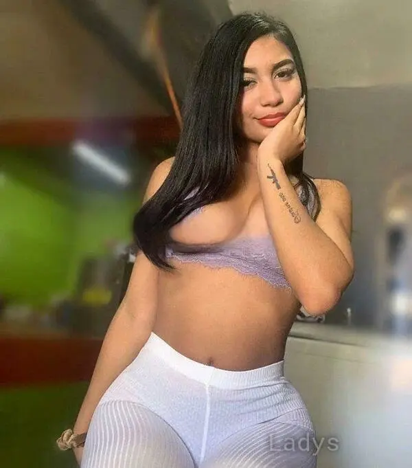 Escort, 22 years beautiful nude Cancun escorts girl, height 162 sm, Weight 54 kg