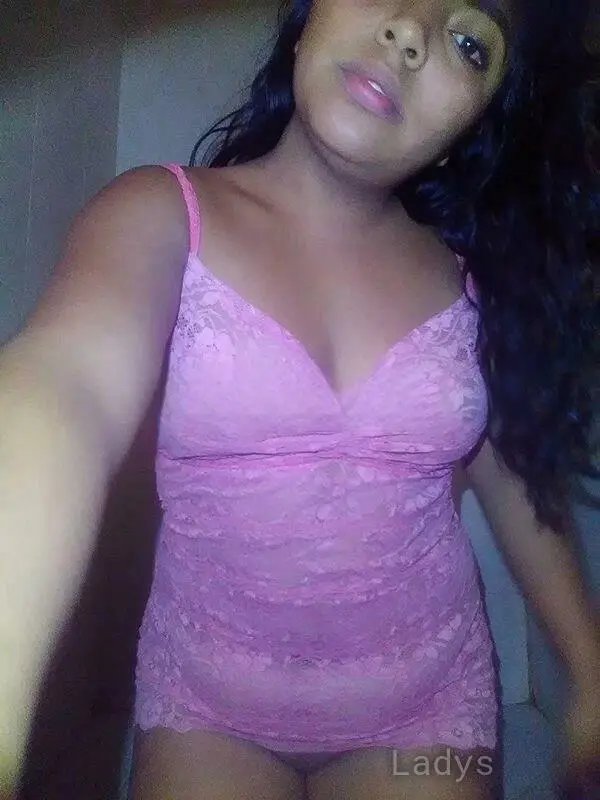 Gordita sexy, 20 years beautiful nude Cancun escorts girl, height 156 sm, Weight 69 kg