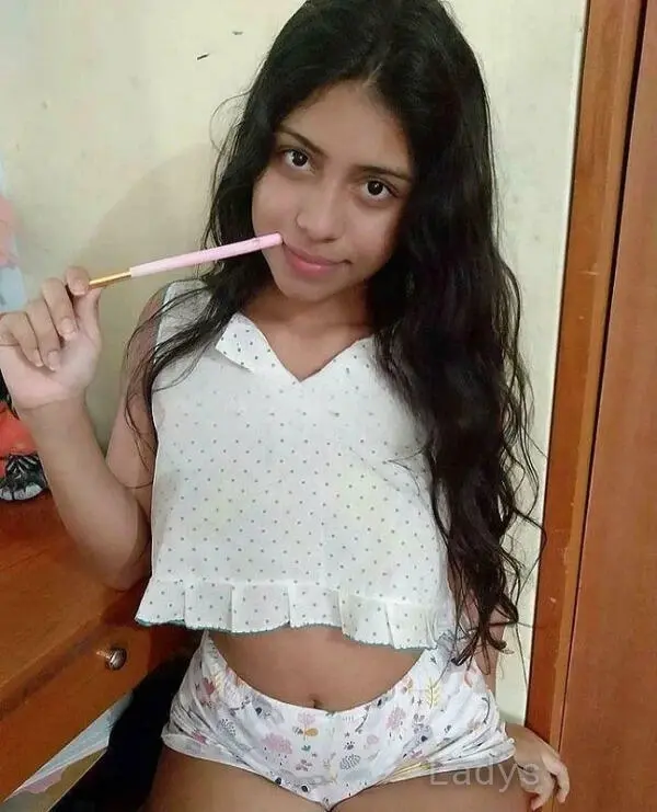 Sensual, 25 years beautiful nude Cancun escorts girl, height 158 sm, Weight 53 kg