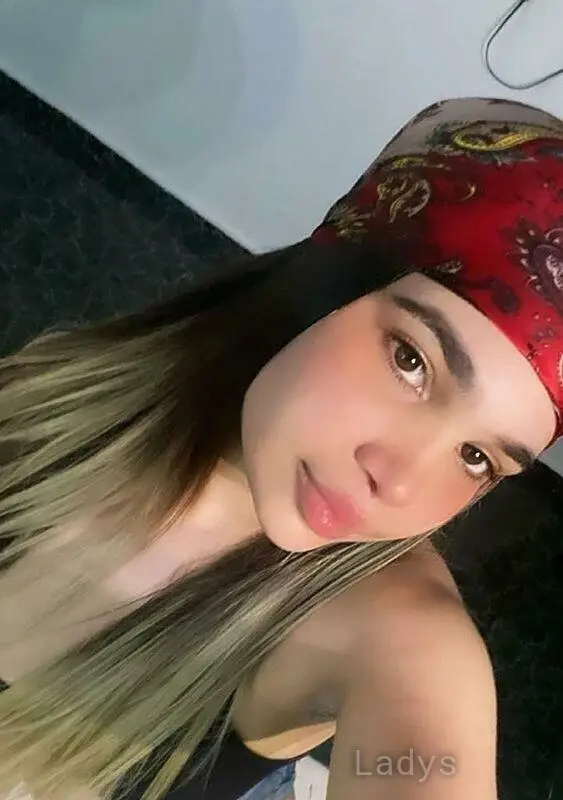 Violeta, 22 years beautiful nude Cancun escorts girl, height 161 sm, Weight 50 kg