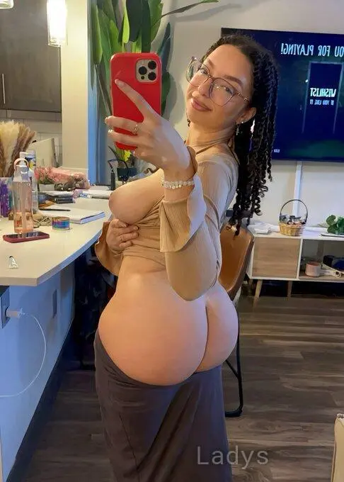 AVAILABLE TO MEET UP AND FUCK, 30 years beautiful nude Canton escorts girl, height 171 sm, Weight 96 kg