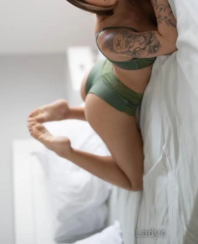 Milana, 21 years old Cape Town escort girl with big tits, height 160 sm, Weight  kg