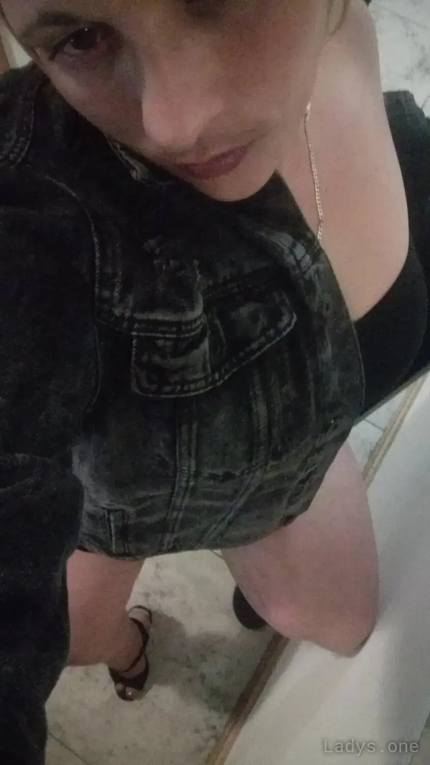 Summer Sessions, 28 years beautiful nude Cape Town escorts girl, height 149 sm, Weight 68 kg