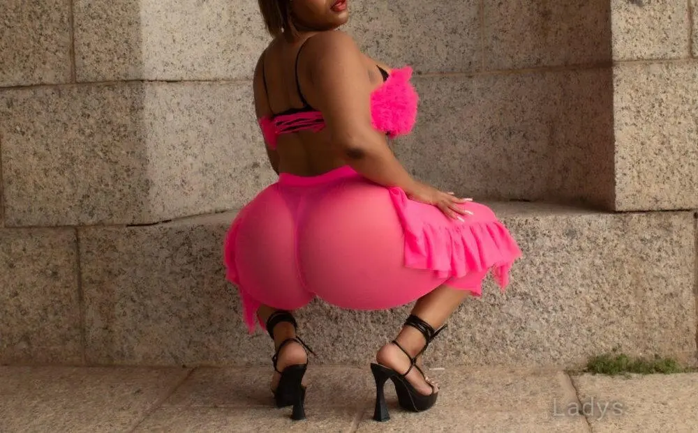 Thatiana, 29 years beautiful nude Cape Town escorts girl, height 183 sm, Weight 98 kg