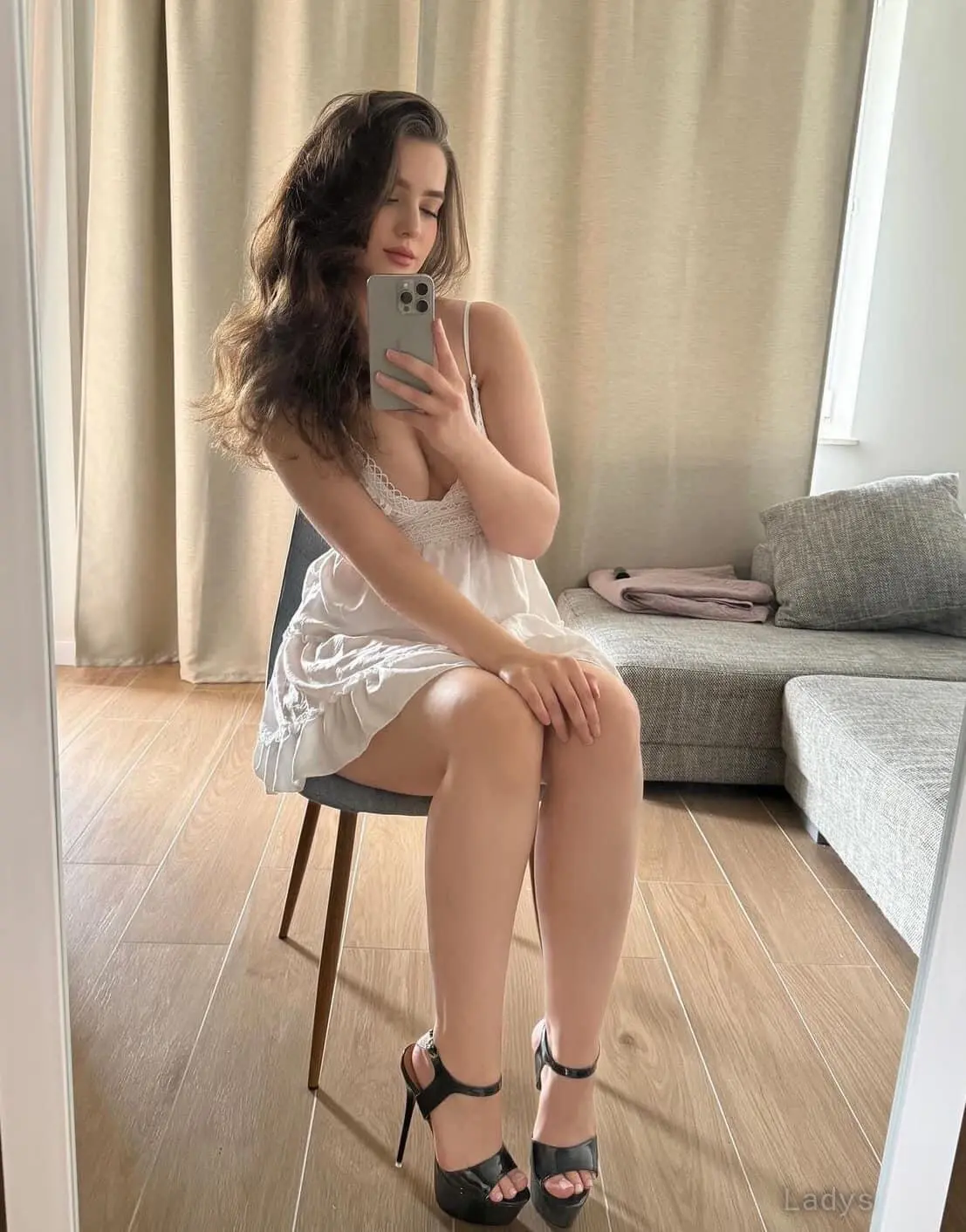 Véronique, 25 years beautiful nude Carcassonne escorts girl, height 174 sm, Weight 68 kg
