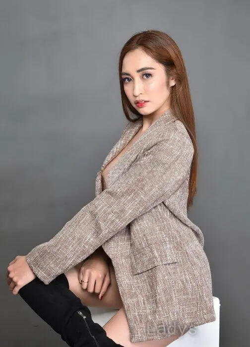 Sofie, 25 years beautiful nude Casablanca escorts girl, height 169 sm, Weight 53 kg