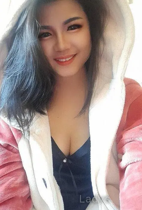 Weihan Z, 25 years beautiful nude Casablanca escorts girl, height 166 sm, Weight 56 kg