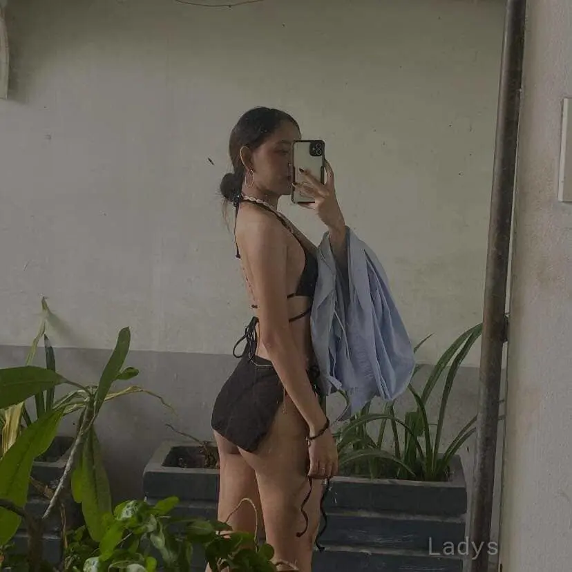 Iya, 22 years old Cebu City escort girl with big tits, height 165 sm, Weight kg