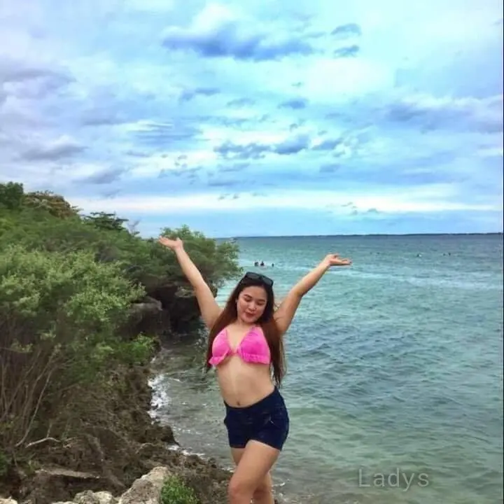 Hazel, 21 years beautiful nude Cebu City escorts girl, height 160 sm, Weight  kg
