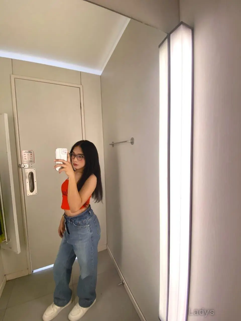 Jade, 26 years beautiful nude Cebu City escorts girl, height 155 sm, Weight kg
