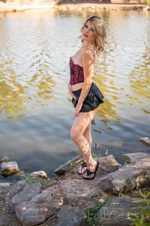 SweetSavannah, 23 years beautiful nude Central Valley escorts girl, height 157 sm, Weight 50 kg
