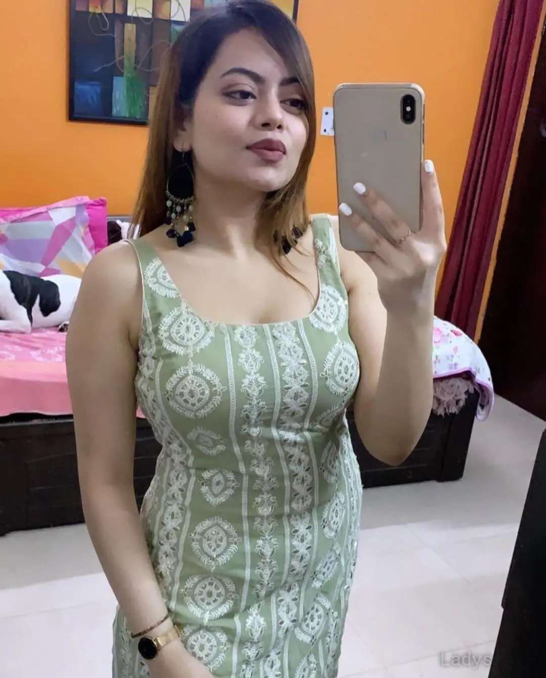 Dikhsa, 21 years old Chandigarh escort girl with big tits, height 153 sm, Weight kg