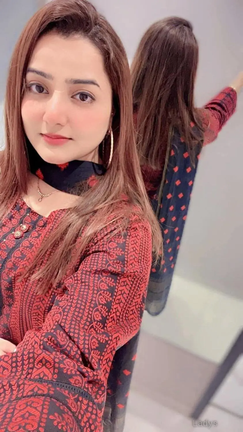 Fatima, 22 years old Chandigarh escort girl with big tits, height 168 sm, Weight kg