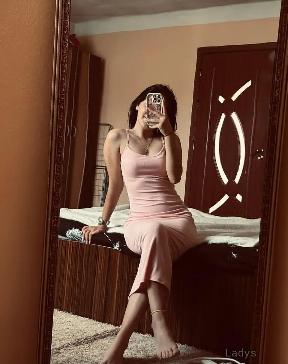 Jiya, 24 years old Chandigarh escort girl with big tits, height 155 sm, Weight kg