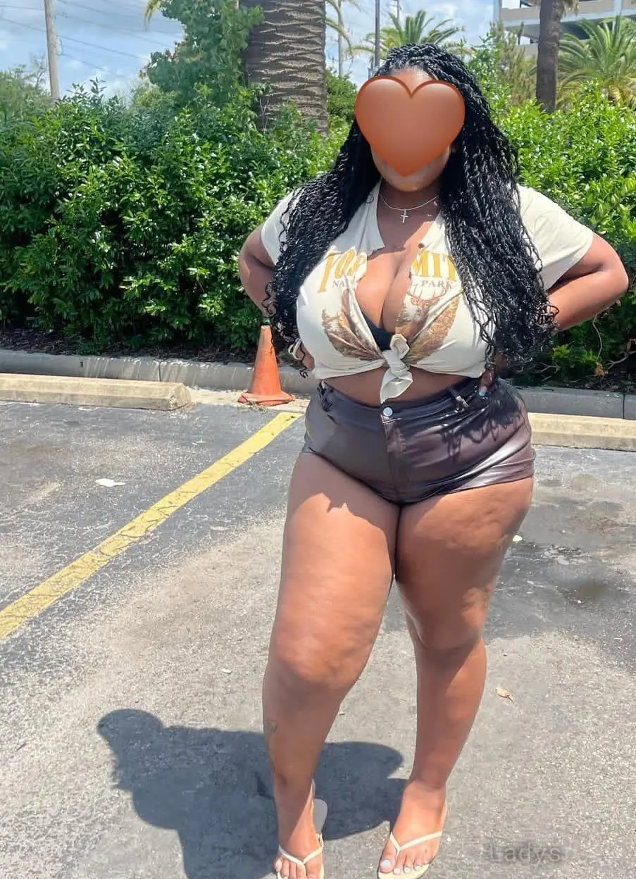 Mercy, 23 years old Chandigarh escort girl with big tits, height 172 sm, Weight kg