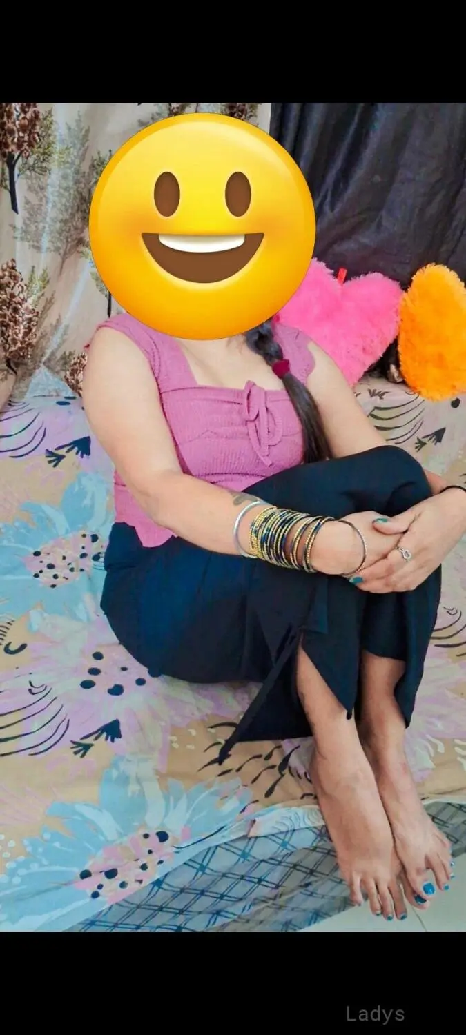 Rakhi, 23 years old Chandigarh escort girl with big tits, height 153 sm, Weight  kg