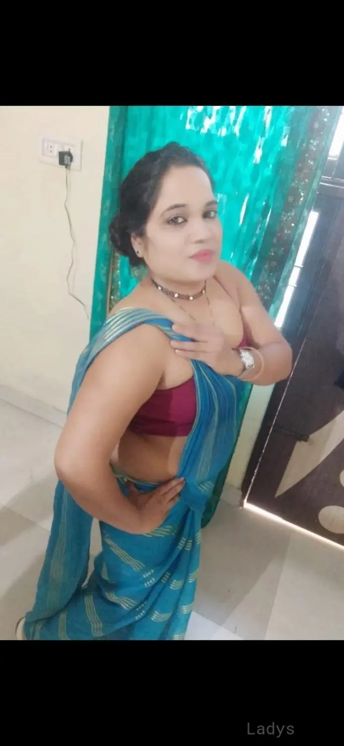 Shivaani, 22 years old Chandigarh escort girl with big tits, height 190 sm, Weight kg