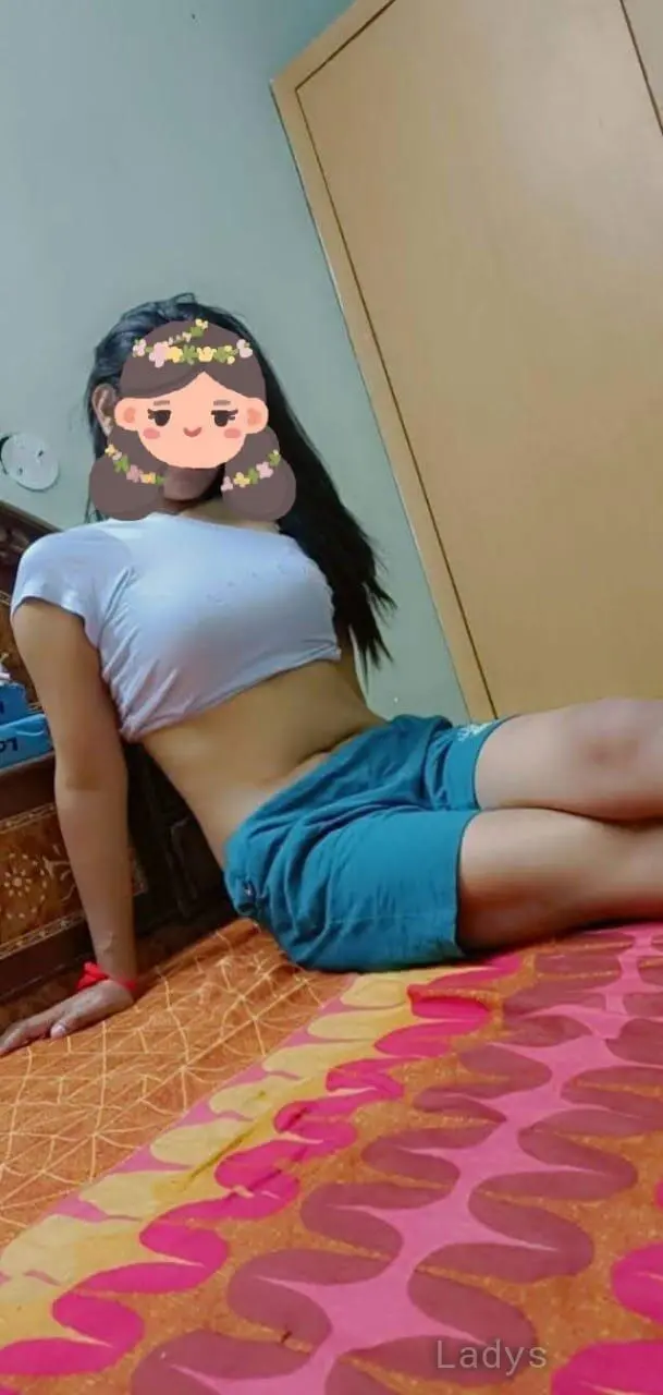 Aaradhya Thakur, 24 years beautiful nude Chandigarh escorts girl, height 158 sm, Weight kg