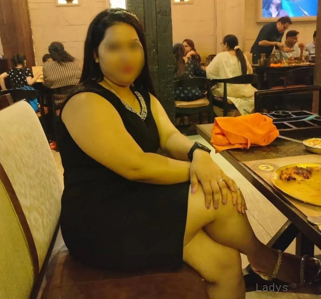 Kavya, 24 years beautiful nude Chandigarh escorts girl, height 167 sm, Weight  kg