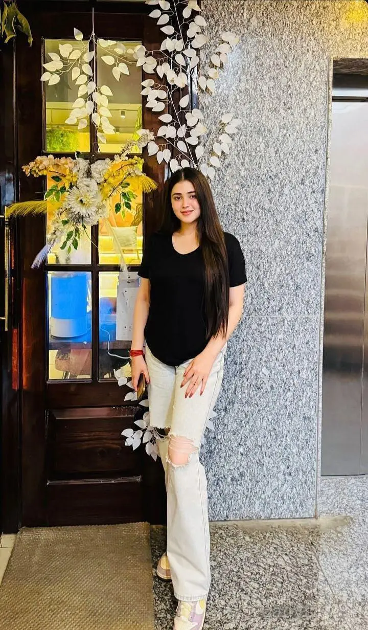 Neha, 21 years beautiful nude Chandigarh escorts girl, height 153 sm, Weight kg