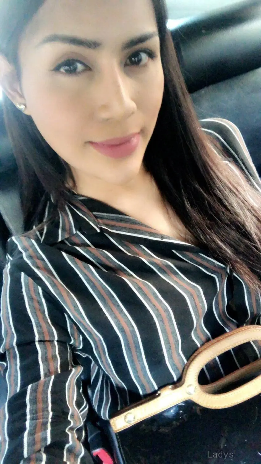 Nisha, 21 years beautiful nude Chandigarh escorts girl, height 157 sm, Weight  kg