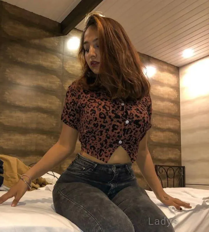 Roshni, 23 years beautiful nude Chandigarh escorts girl, height 145 sm, Weight kg