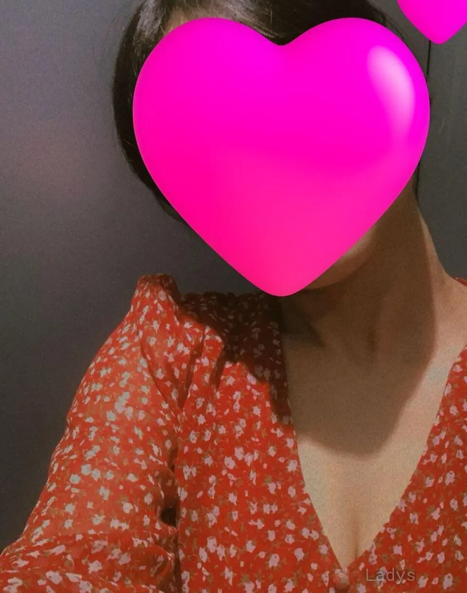 Shakshi, 21 years beautiful nude Chandigarh escorts girl, height 165 sm, Weight kg